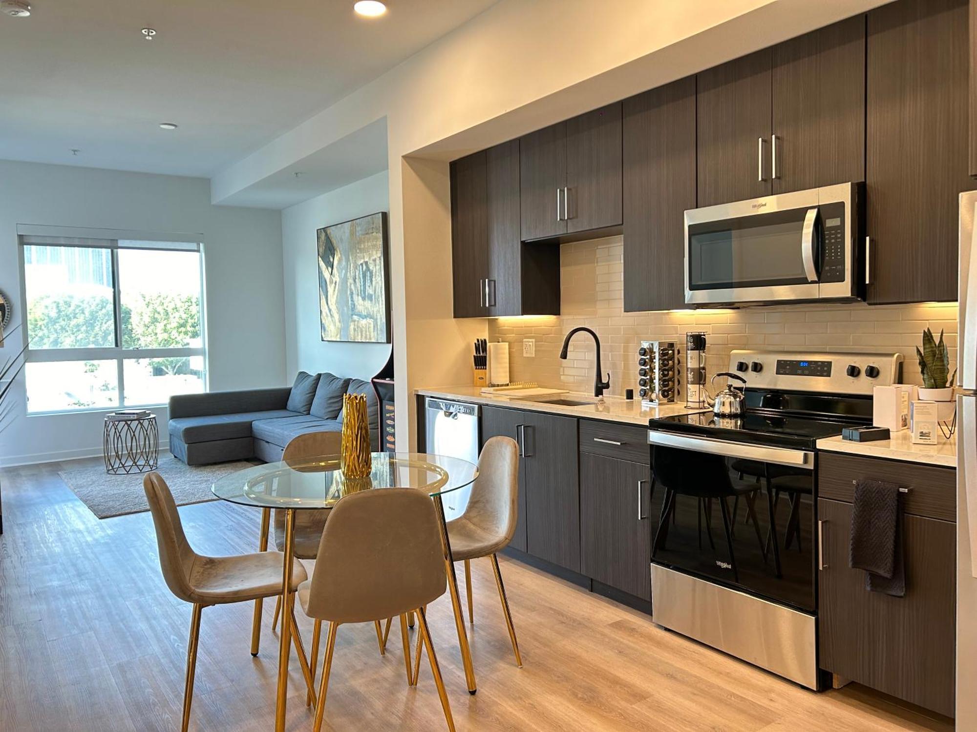 Aparment In Sunset * Los Angeles
